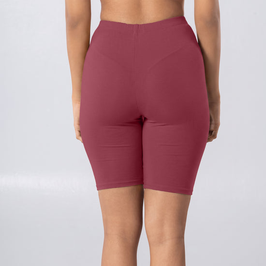 LadyO Aldo Tights in Onion, back view worn by model.