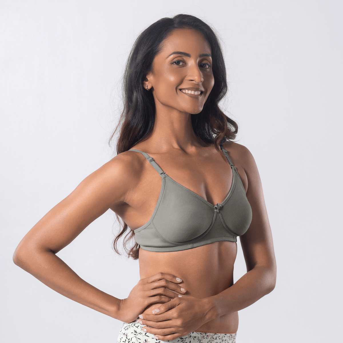Melody T-Shirt Bra in Grey, side view worn by model.