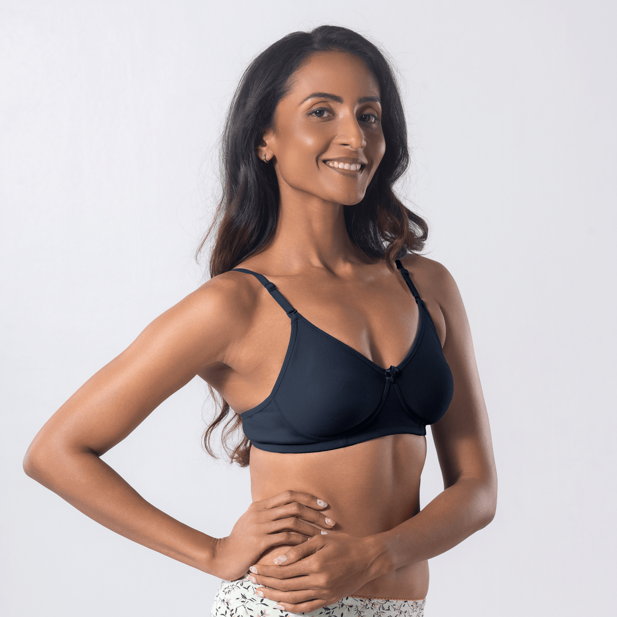 Melody T-Shirt Bra in Navy, side view worn by model.