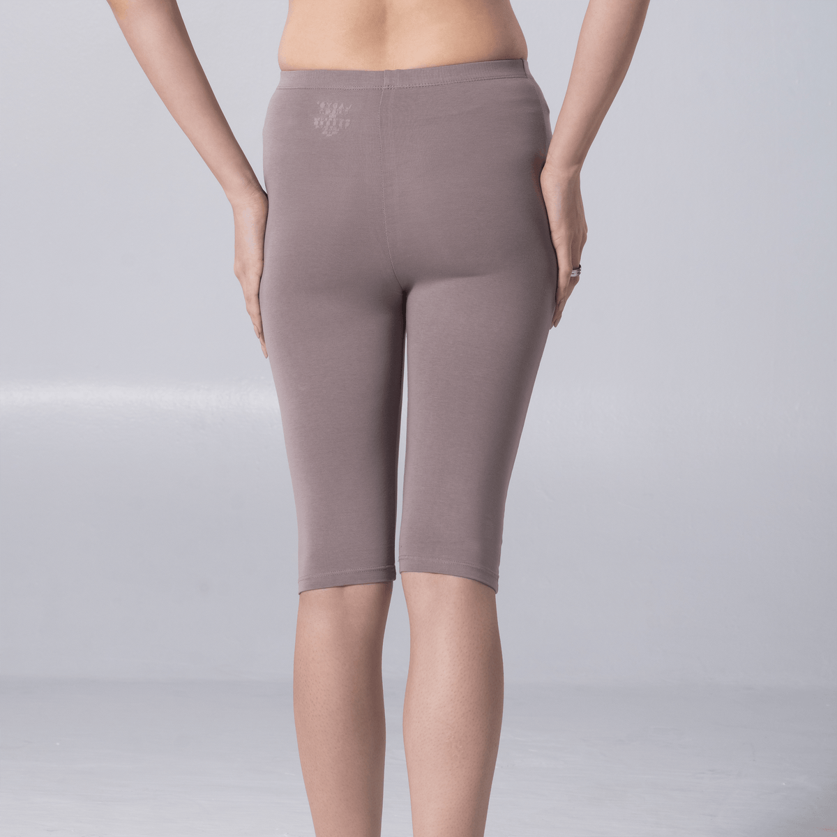 Noa (N) Tights in Grey back view worn by model